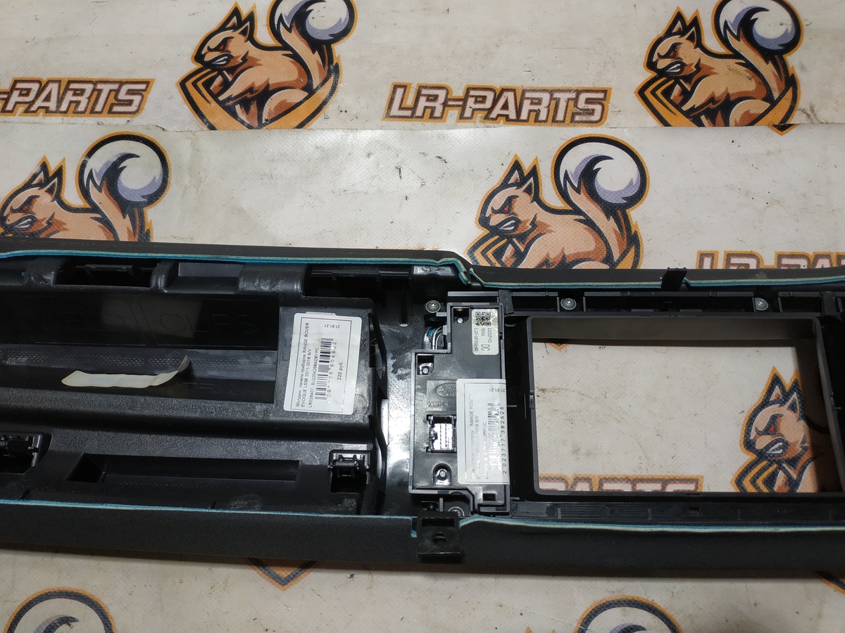 LR047435 Блок кнопок в торпеду RANGE ROVER EVOQUE L538 2011-2018 Б/у